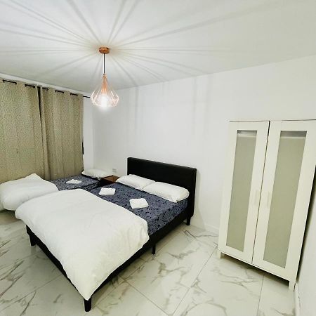 Queen Apartments Santa Coloma de Gramanet Zewnętrze zdjęcie