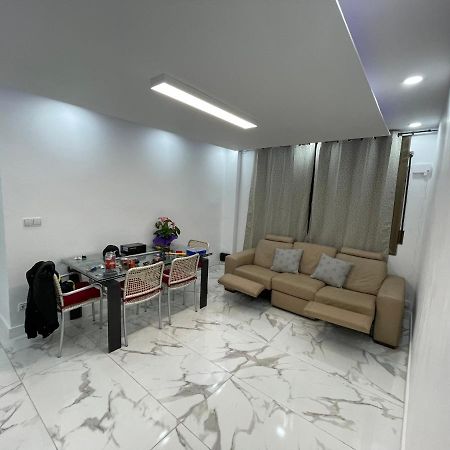 Queen Apartments Santa Coloma de Gramanet Zewnętrze zdjęcie