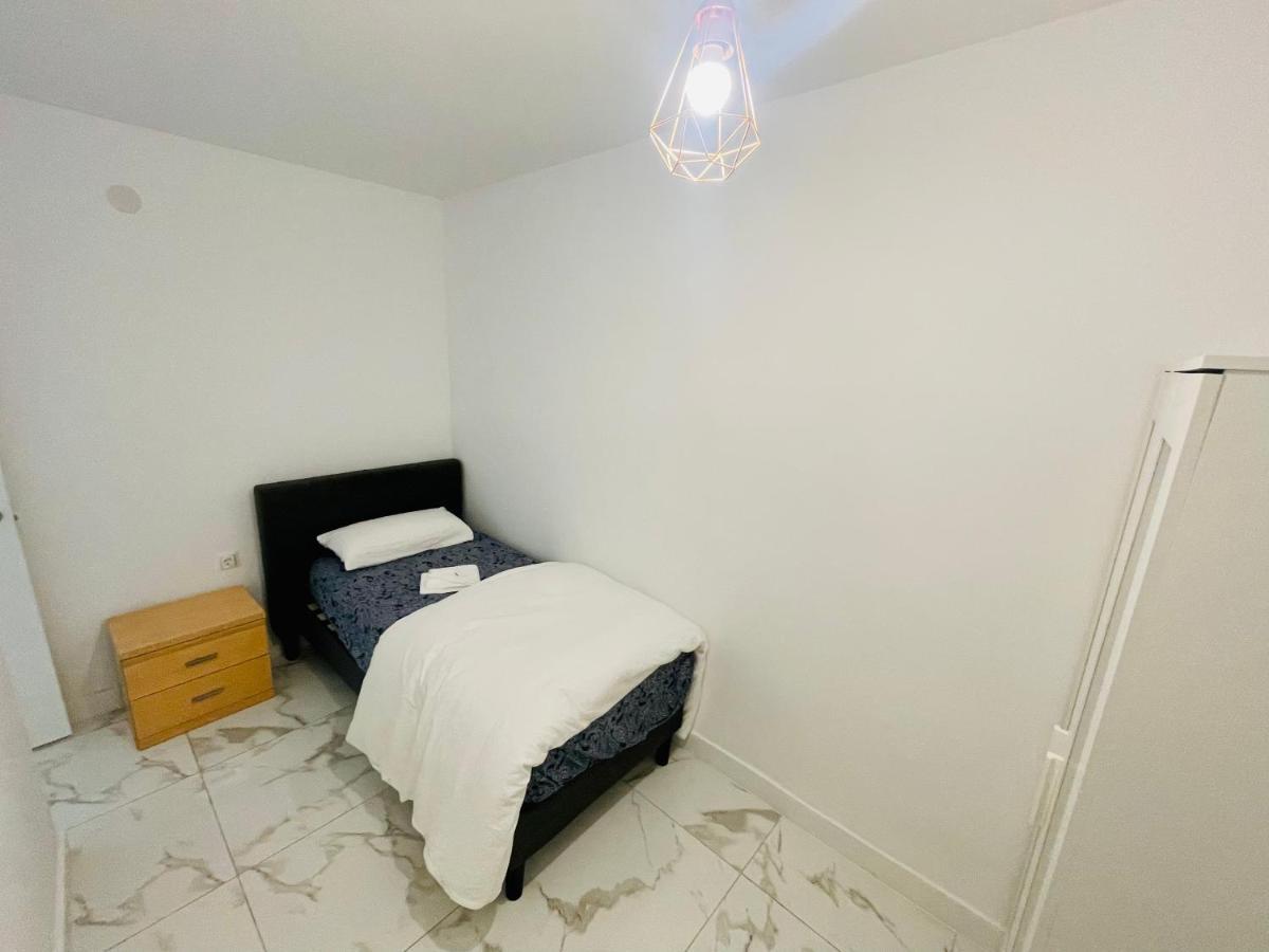 Queen Apartments Santa Coloma de Gramanet Zewnętrze zdjęcie